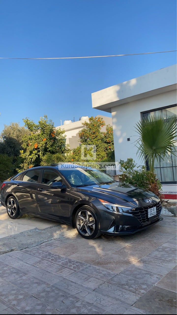 Hyundai Elantra 2022