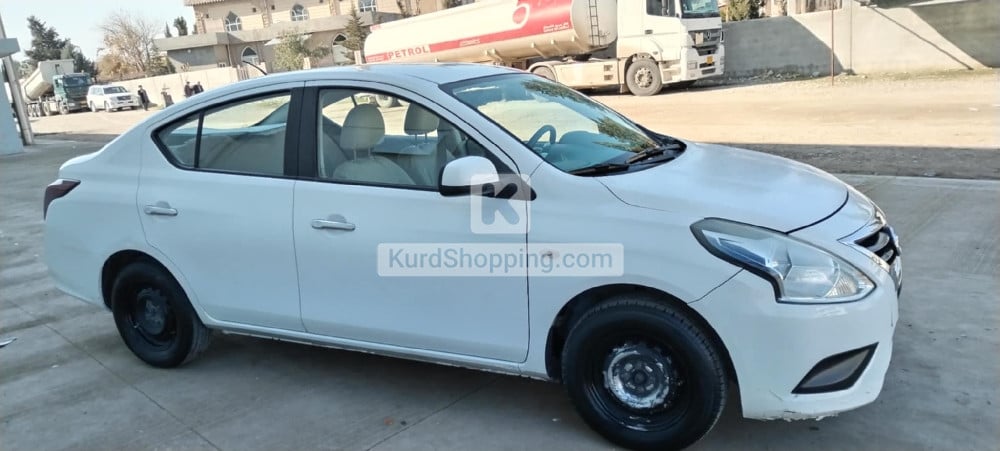 Nissan Sunny 2015