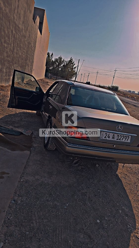 Mercedes Benz E-Class 1990