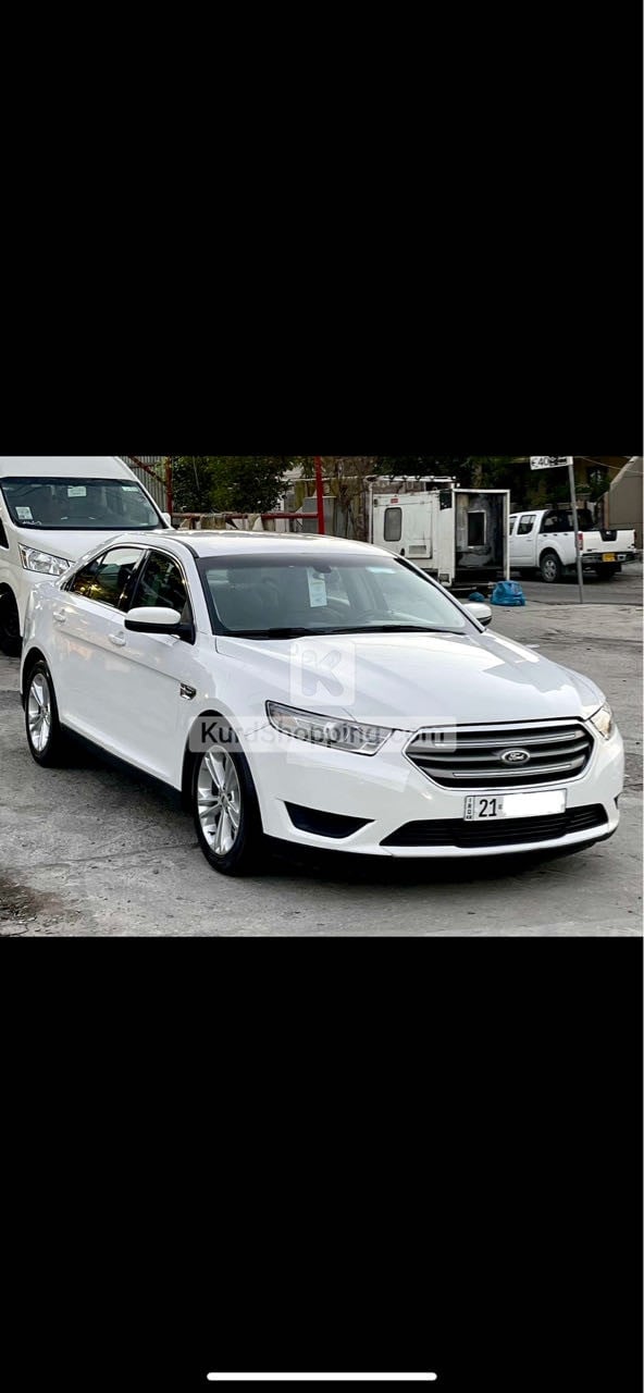 Ford Taurus 2016