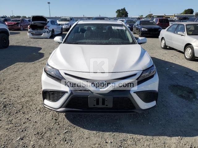 Toyota Camry 2024