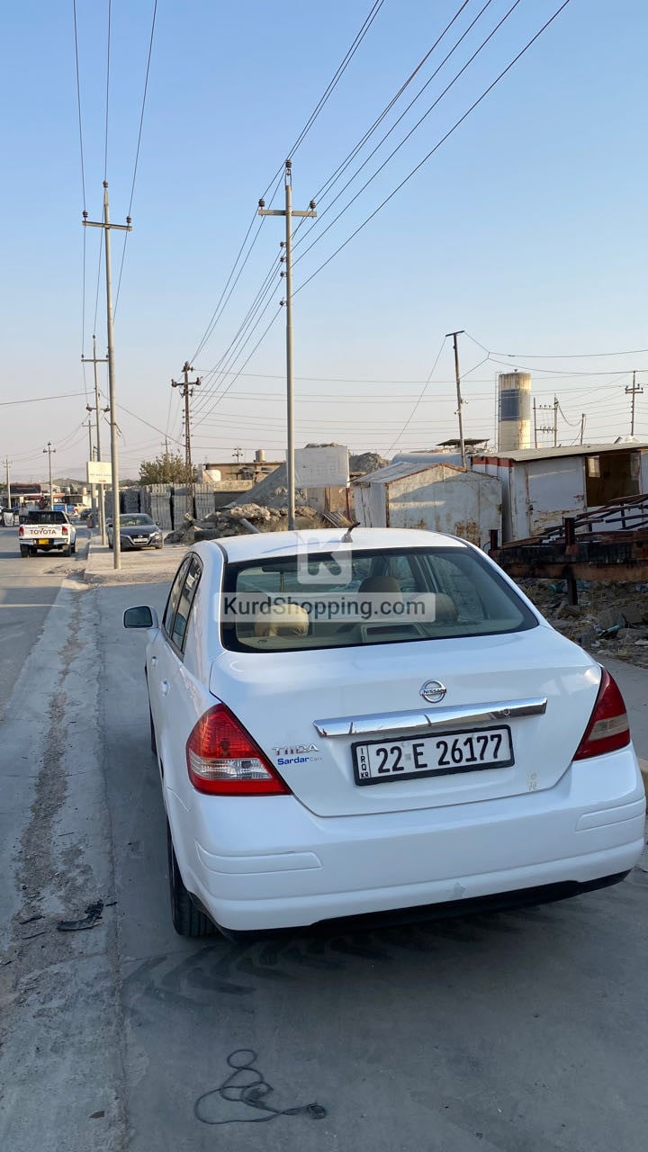 Nissan تیدا 2011