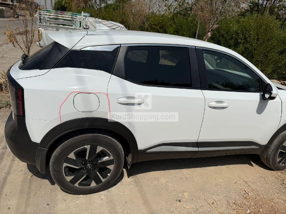 Nissan کیکس 2025