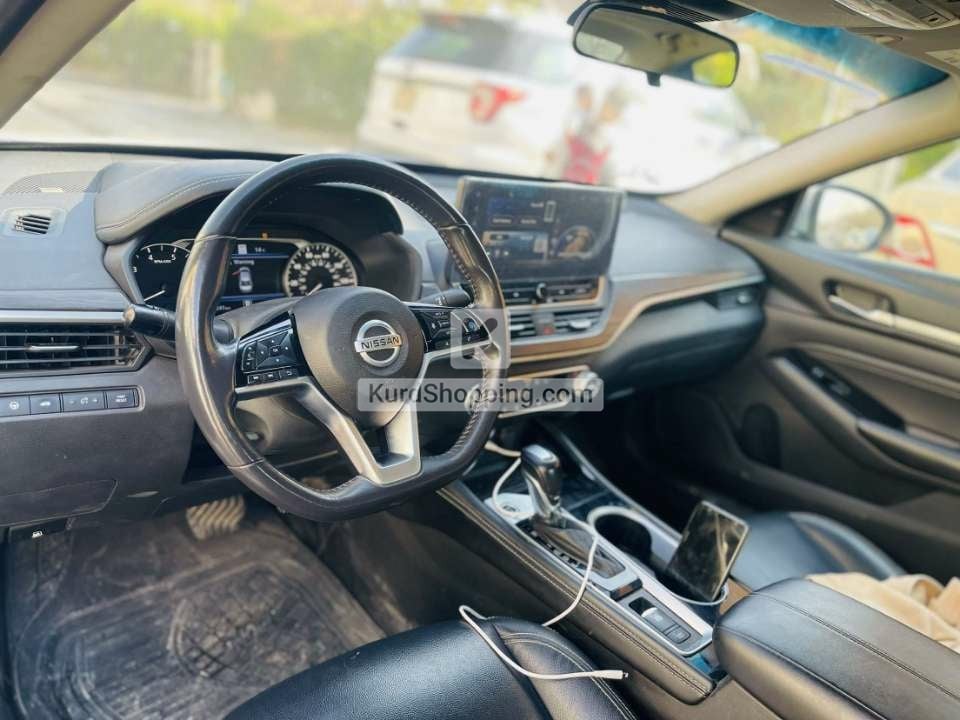 Nissan Altima 2023
