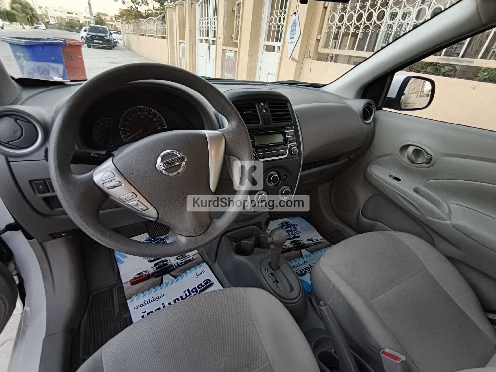 Nissan Sunny 2022