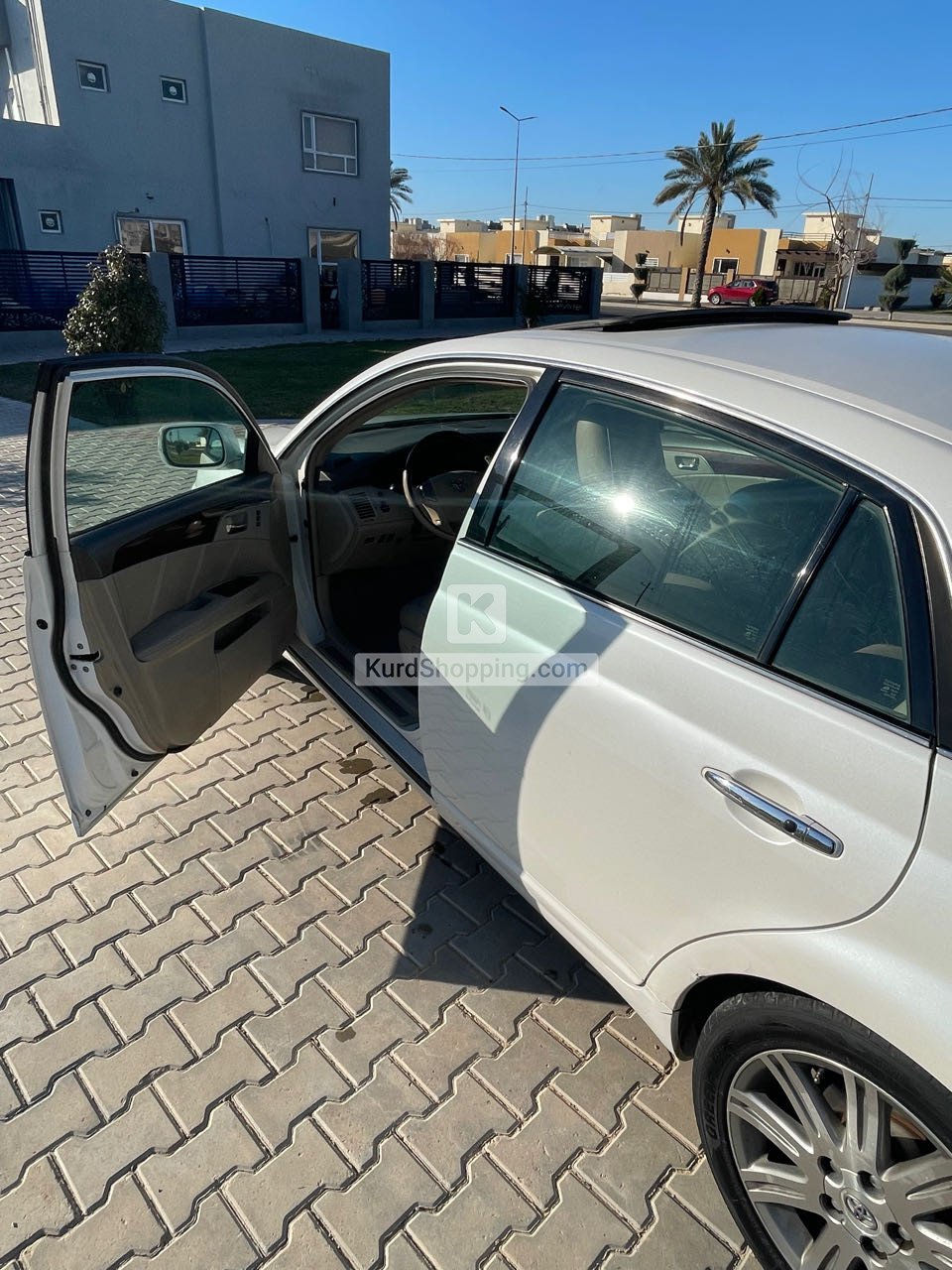 Toyota Avalon 2010