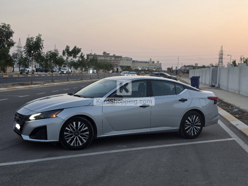 Nissan Altima 2024