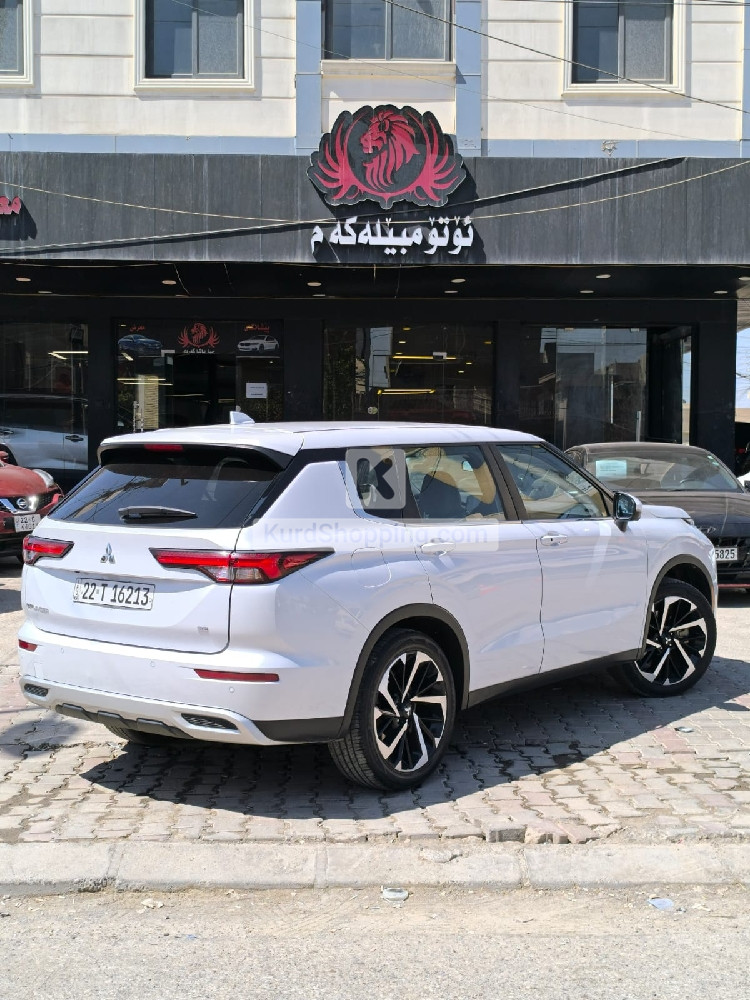 Mitsubishi Outlander 2023