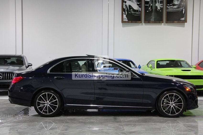 Mercedes Benz 300 2021