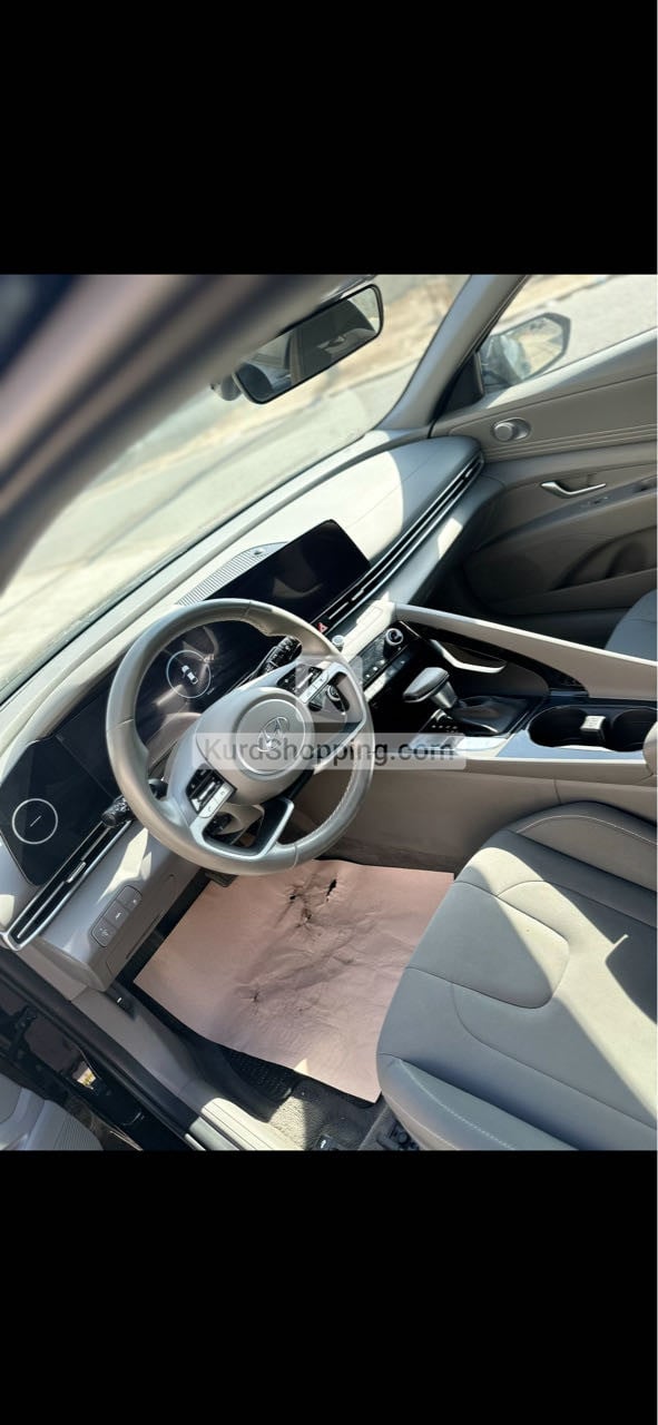 Hyundai Elantra 2023