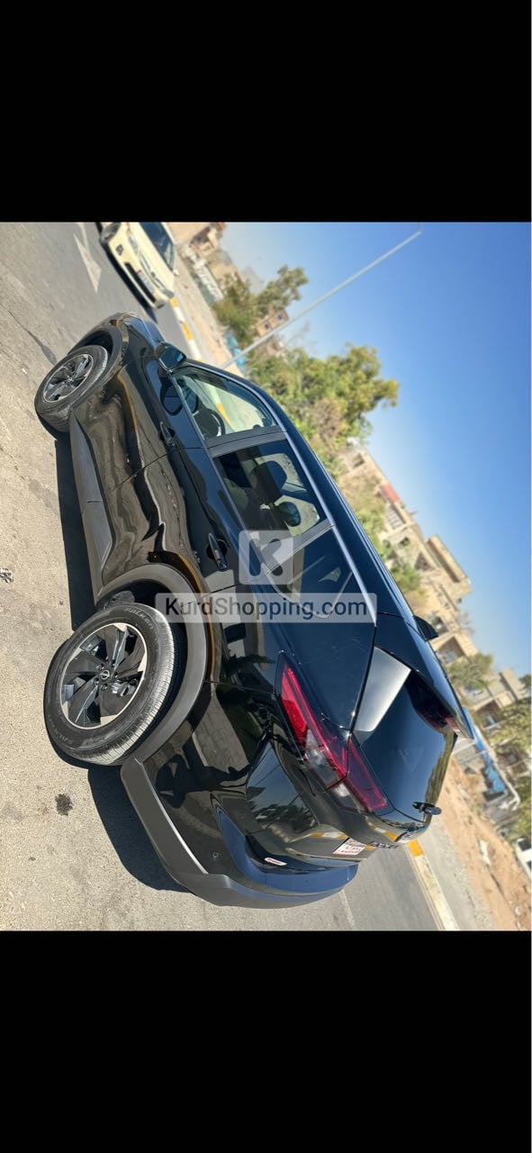 Nissan ڕۆج 2025