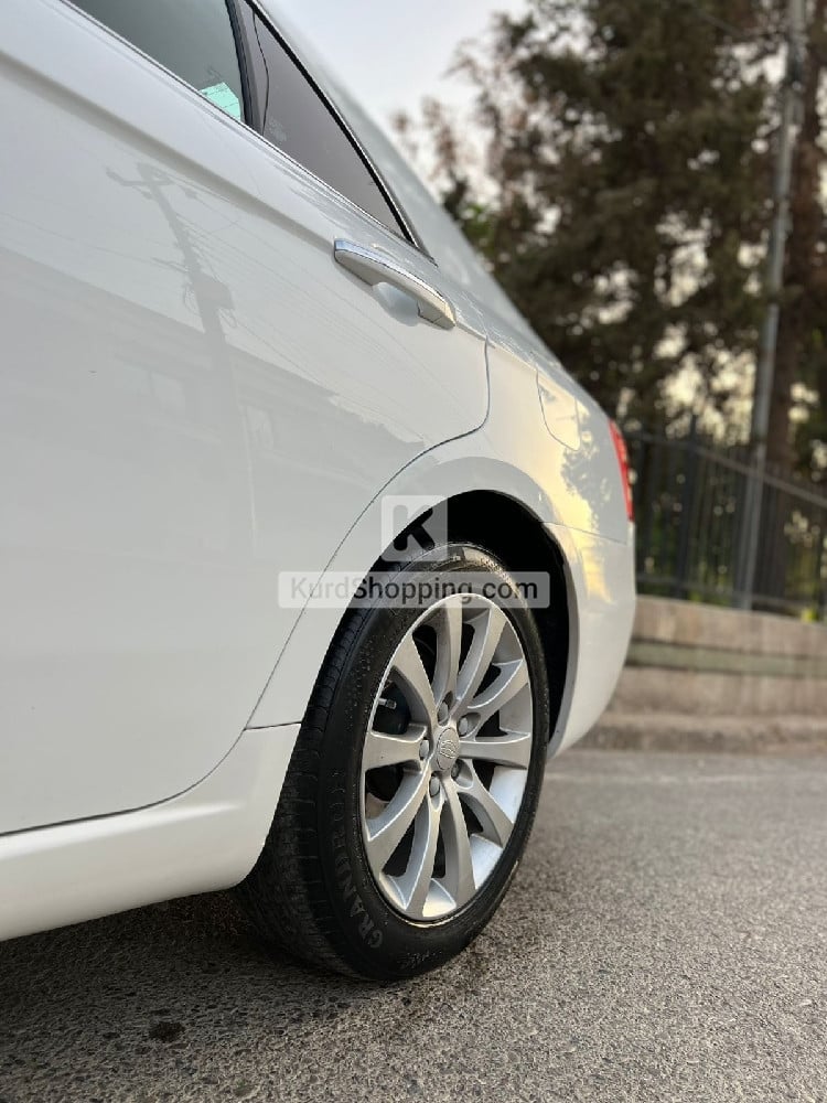 Geely Emgrand 2013
