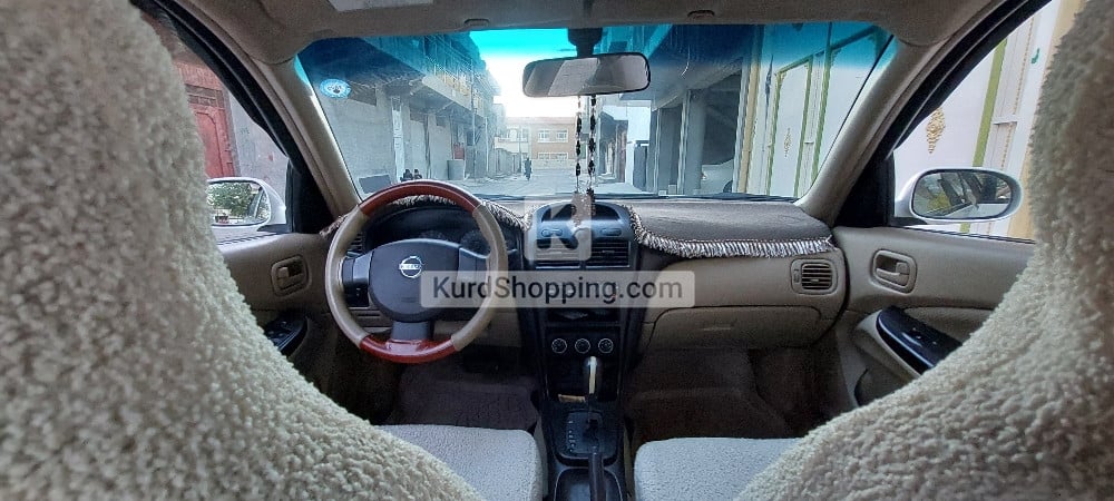 Nissan Sunny 2011