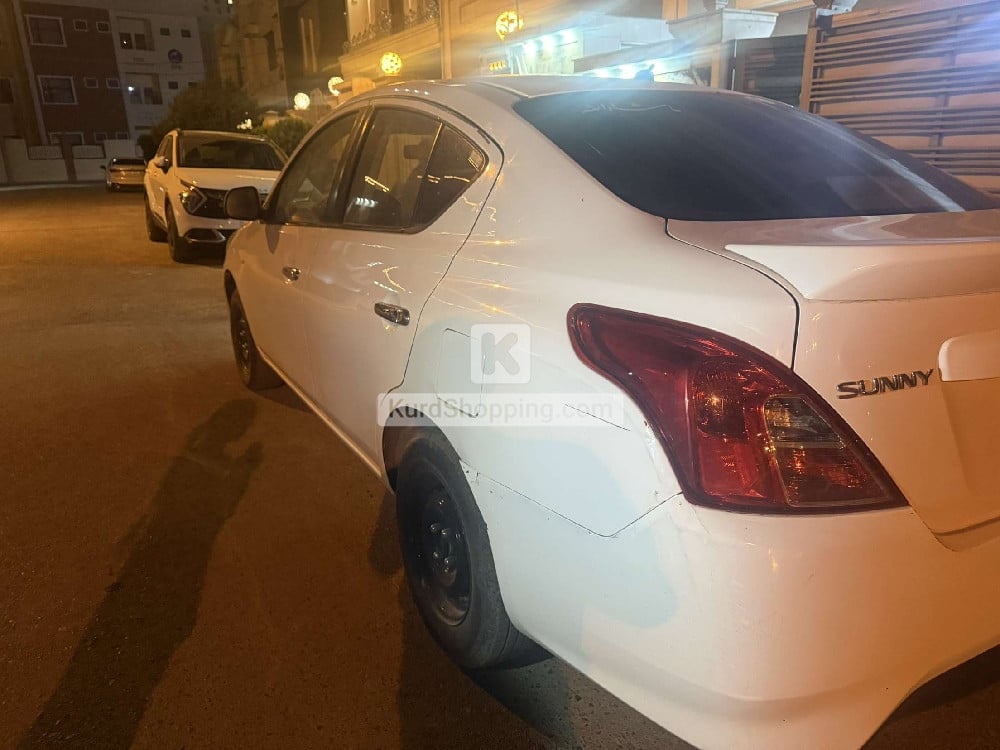 Nissan Sunny 2015