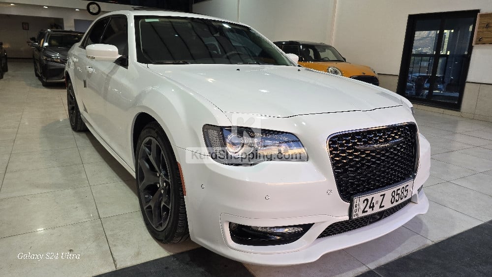 Chrysler 300S 2023