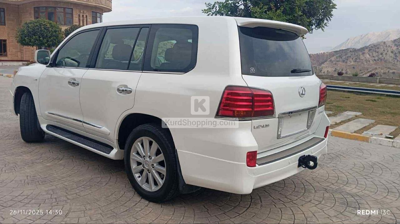 Lexus LX570 2011
