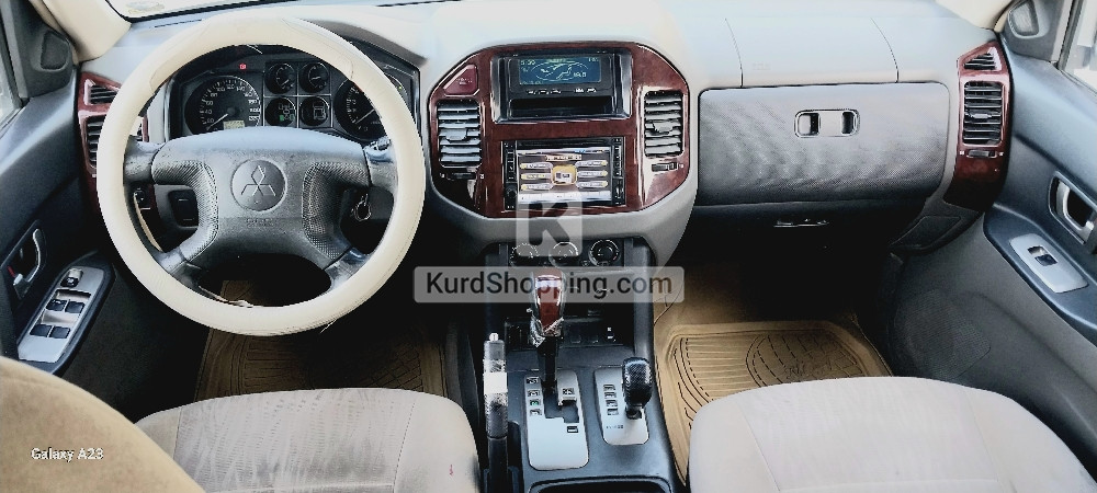 Mitsubishi Pajero 2005