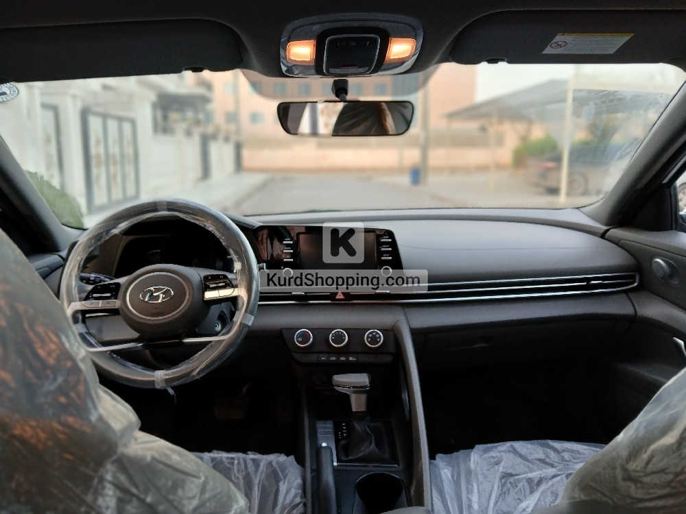 Hyundai Elantra 2022