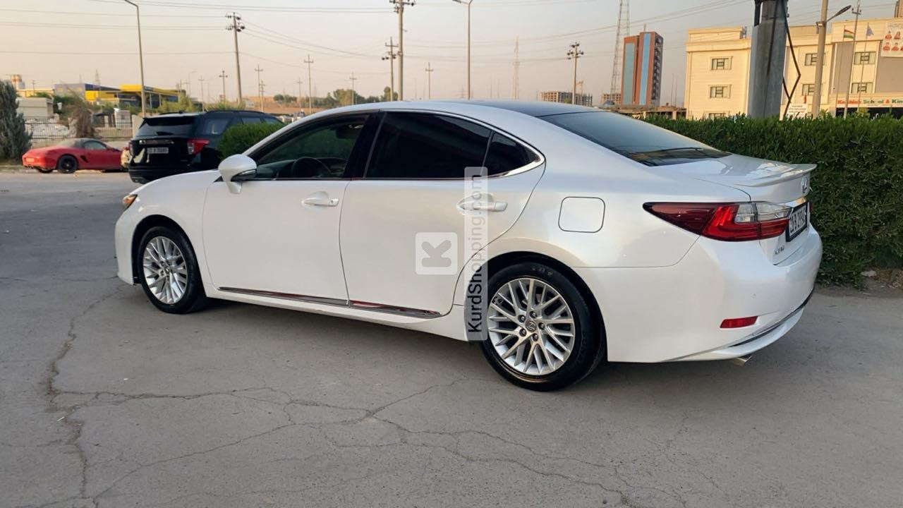 Lexus ES 350 2016