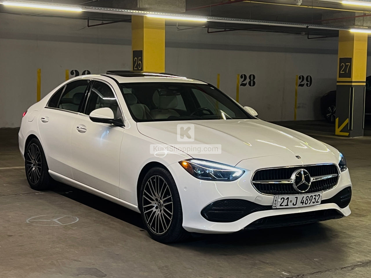 Mercedes Benz 300 2024