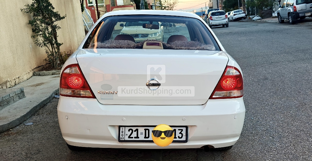 Nissan Sunny 2012