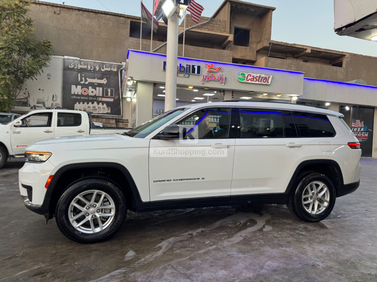 JEEP Laredo 2023