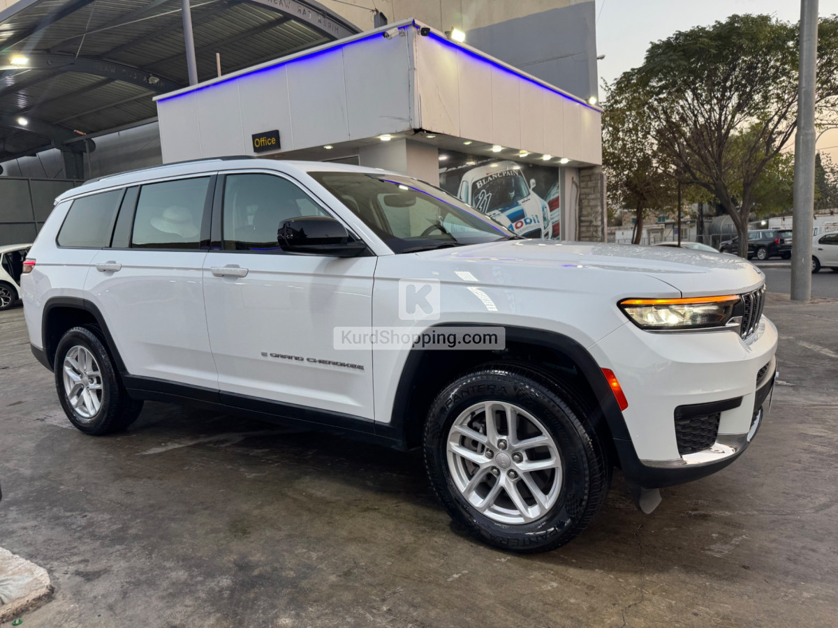JEEP Laredo 2023