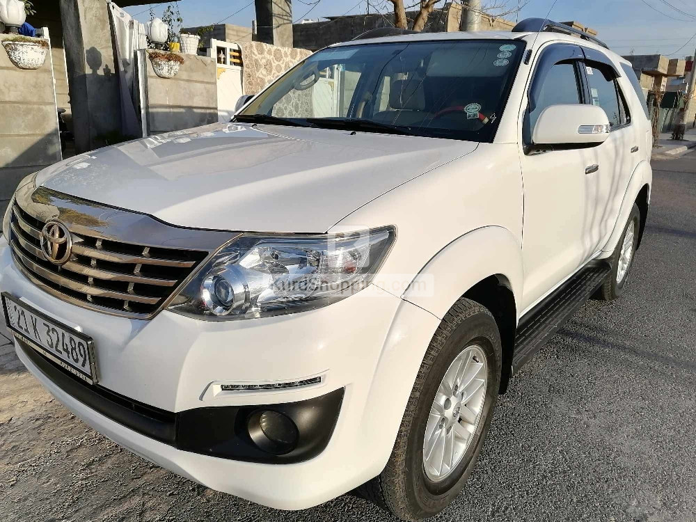 Toyota Fortuner 2013