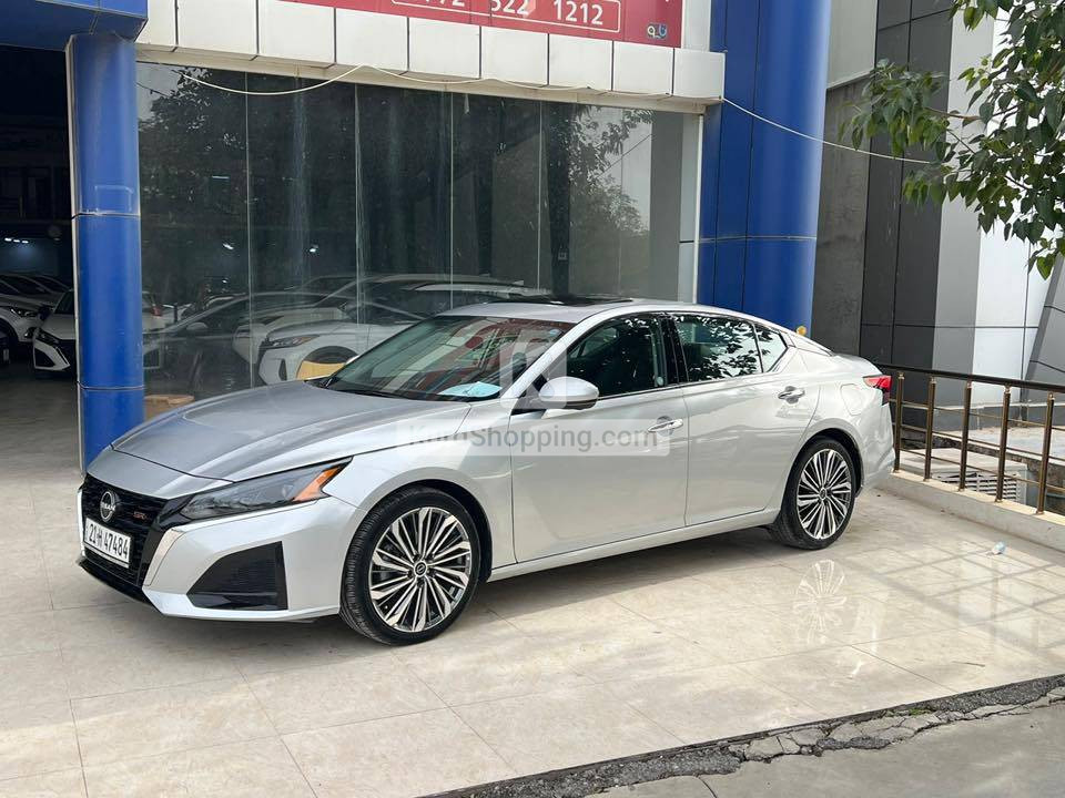Nissan Altima 2023