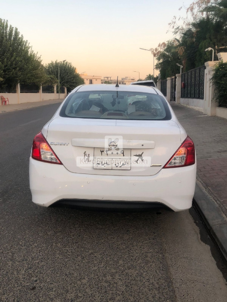 Nissan Sunny 2015