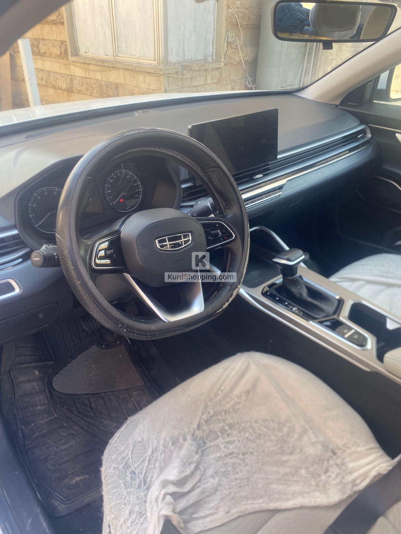 Geely Emgrand 2025