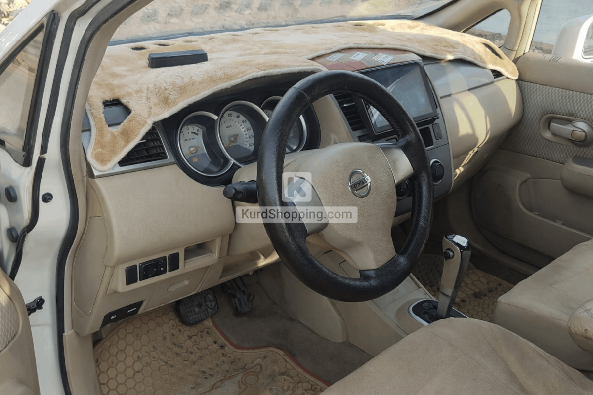 Nissan Tiida 2010