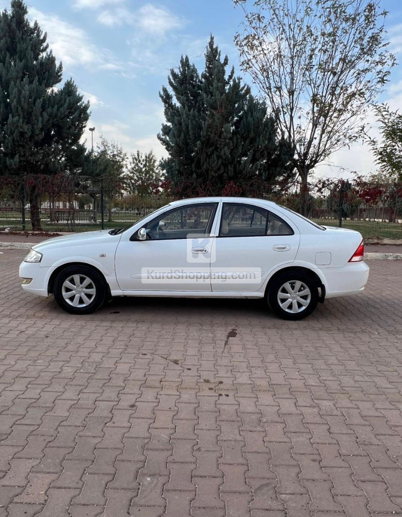 Nissan Sunny 2011