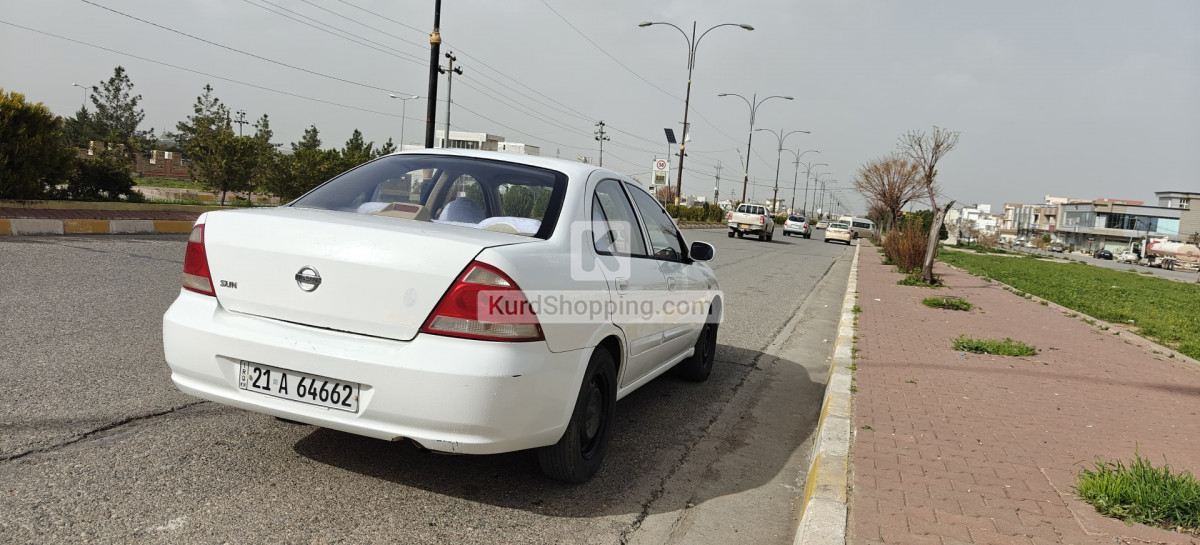 Nissan Sunny 2010
