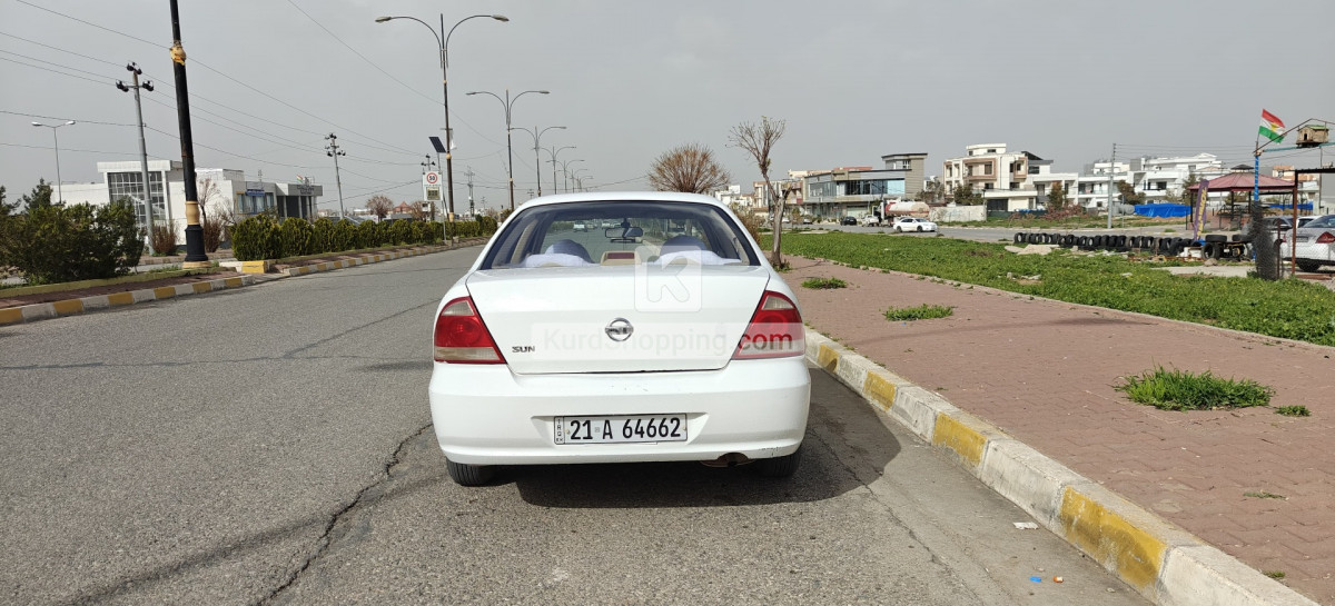 Nissan Sunny 2010