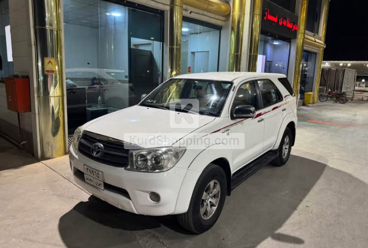 Toyota Fortuner 2011