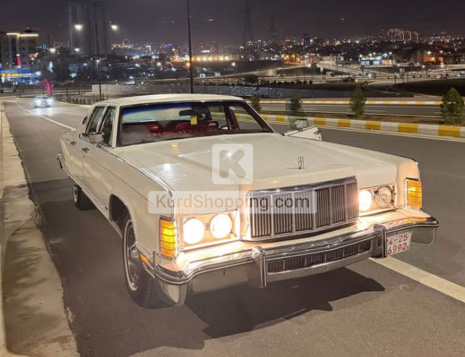 Lincoln Town Car 1976
