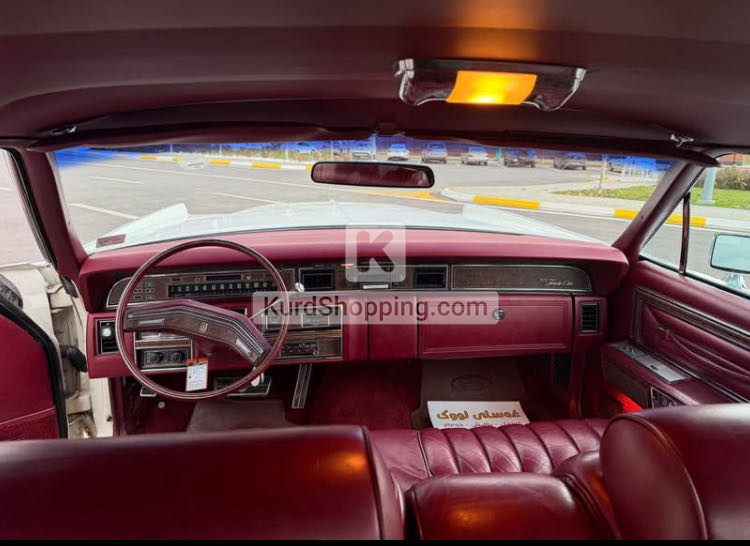 Lincoln Town Car 1976