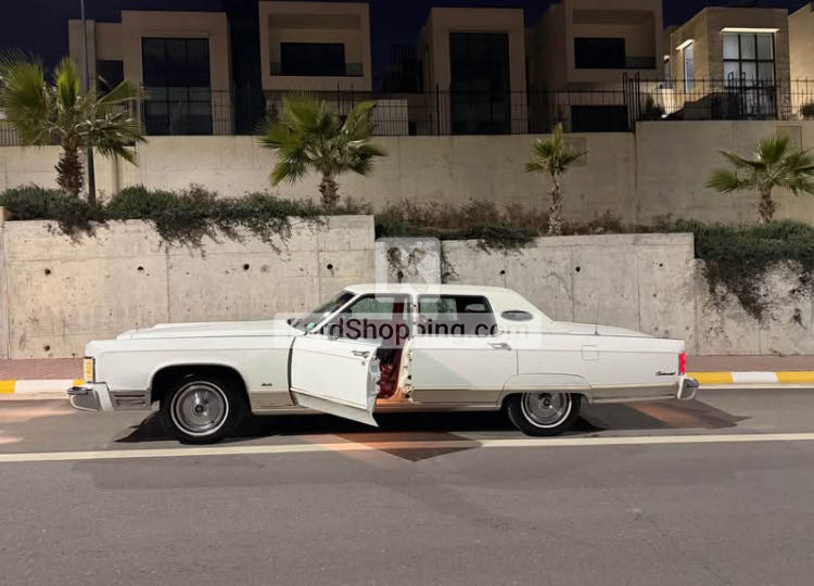 Lincoln Town Car 1976