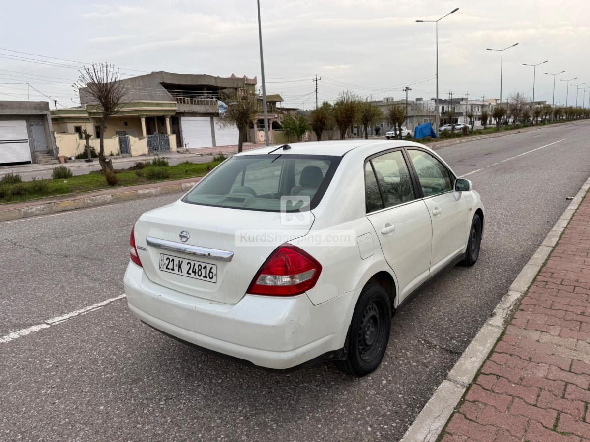 Nissan Tiida 2006