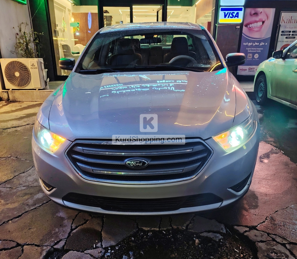Ford Taurus 2016