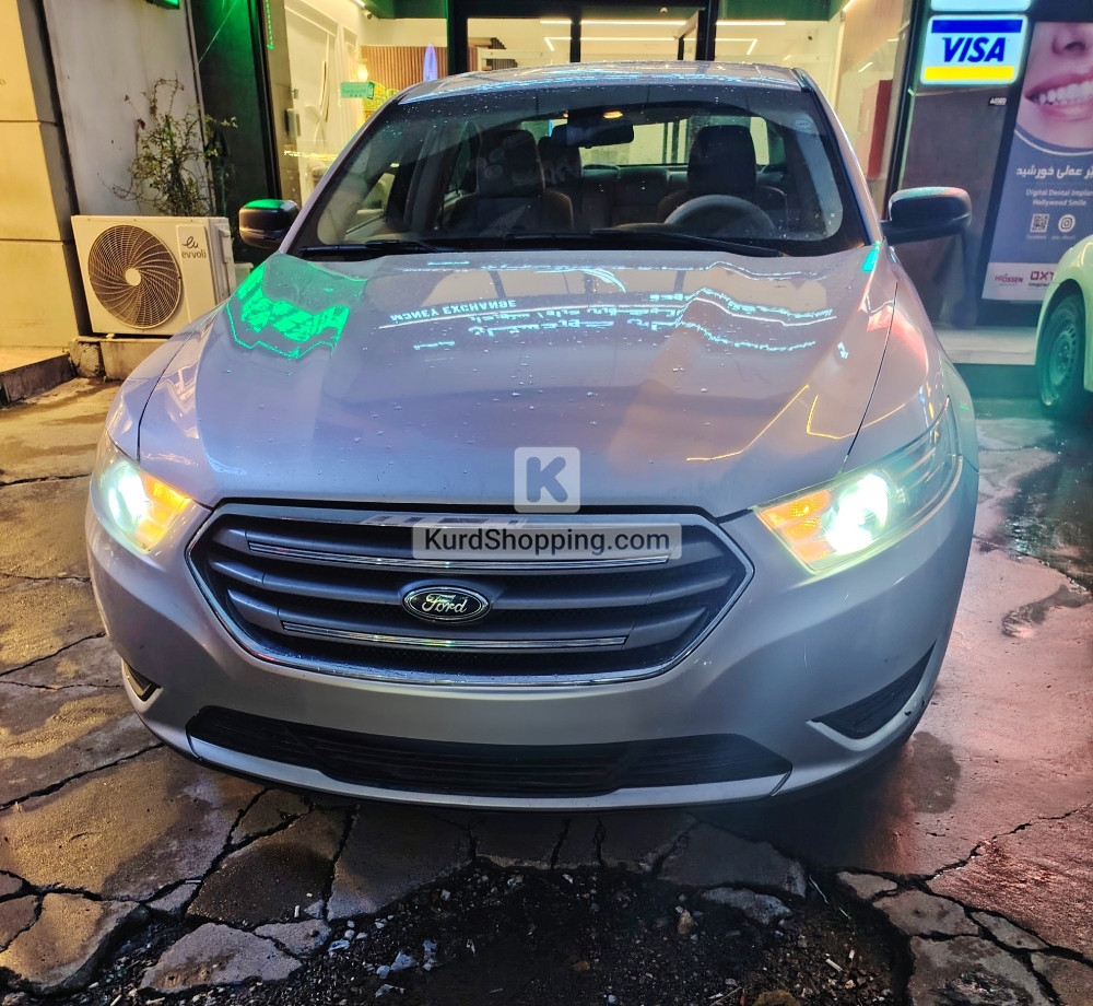 Ford Taurus 2016