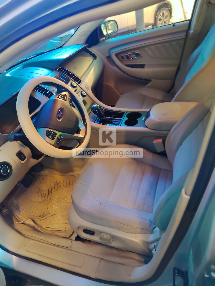 Ford Taurus 2016