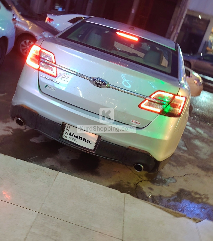 Ford Taurus 2016