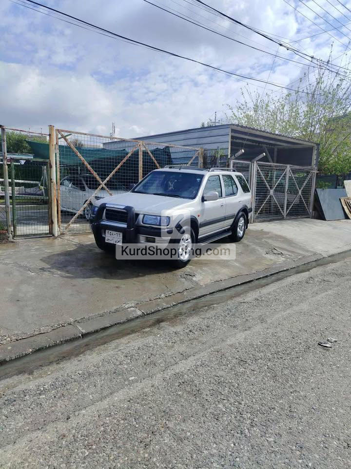 Isuzu Trooper 2000