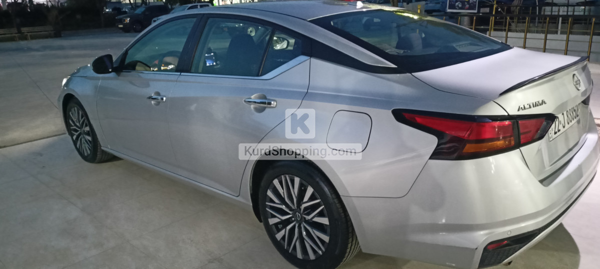 Nissan Altima 2023
