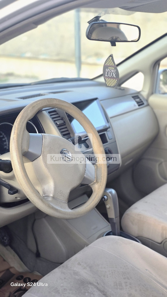 Nissan Tiida 2012
