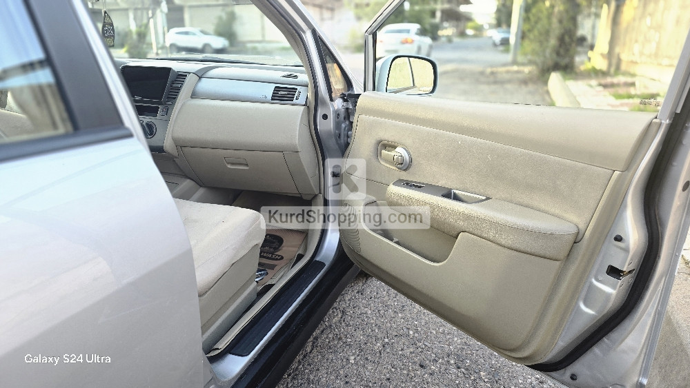 Nissan Tiida 2012