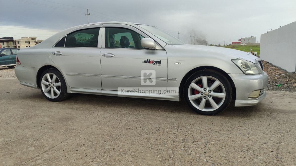 Toyota Super Crown 2005