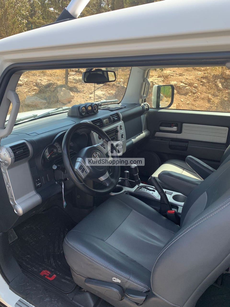 Toyota ئێف جەی کروزەر 2015